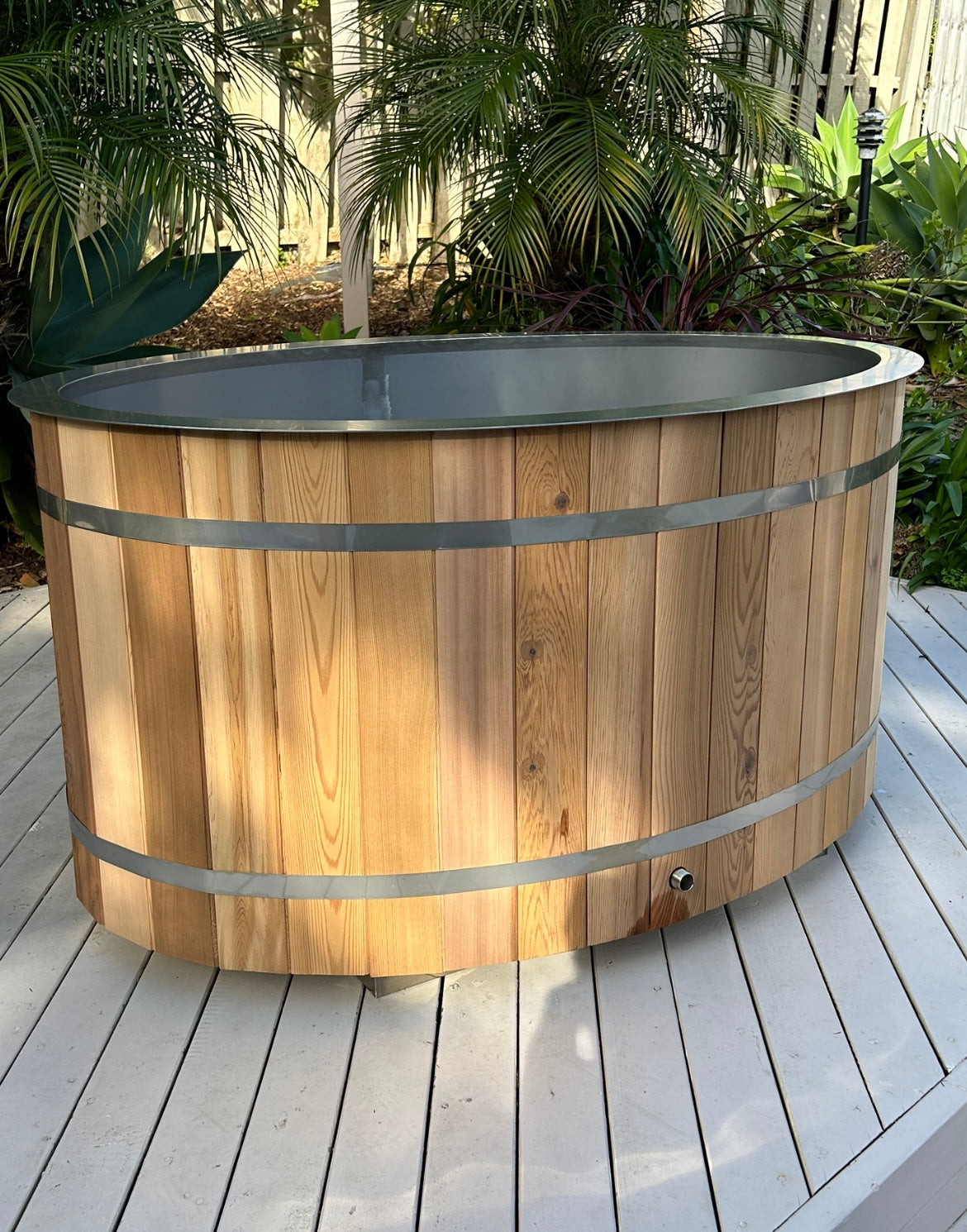 The salt Oval Cedar Cold Plunge With Chiller