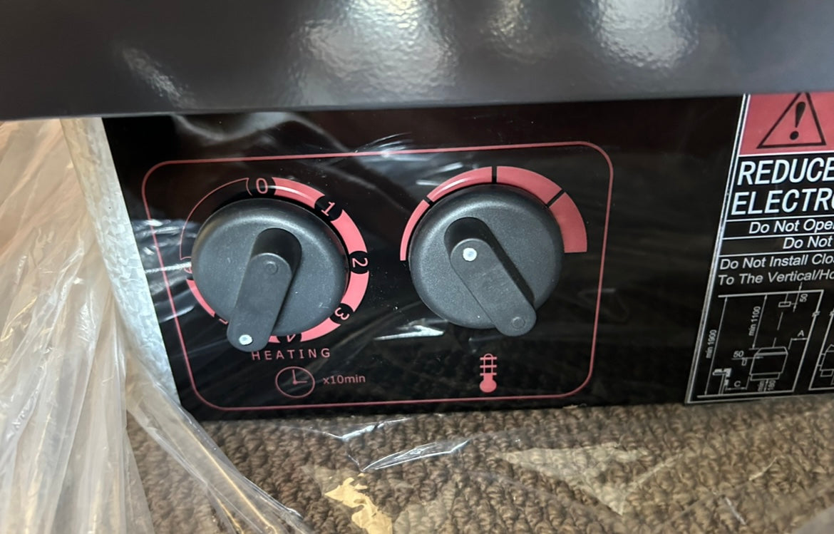 The salt 4-Person Cedar Sauna